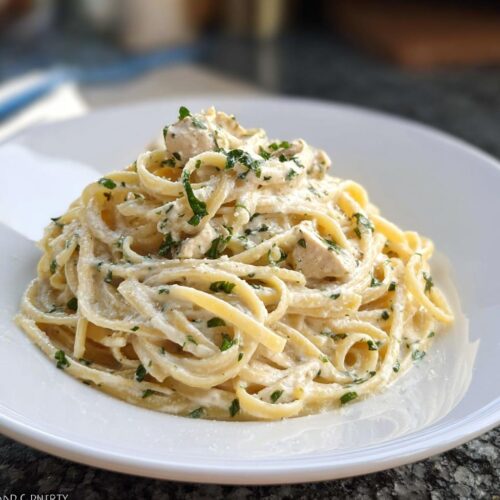 Healthy Garlic Parmesan Chicken Pasta with Greek Yogurt Sauce - Tasty